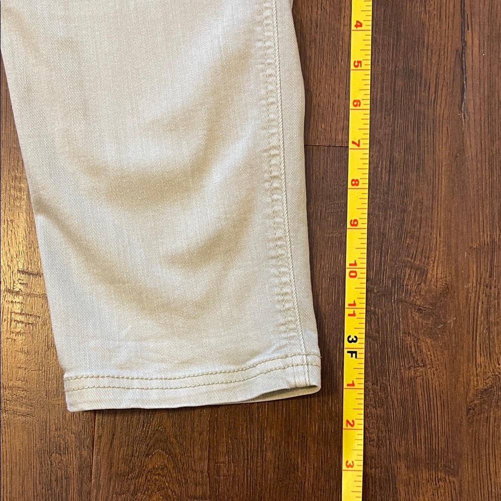Universal Thread Women's Light Green Straight Leg Cargo Pants - Picture 5 of 9
